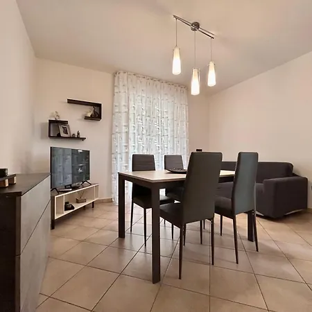 Apartment La Finestra Sul Tiglio *
